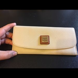 Dooney & Bourke cream wallet